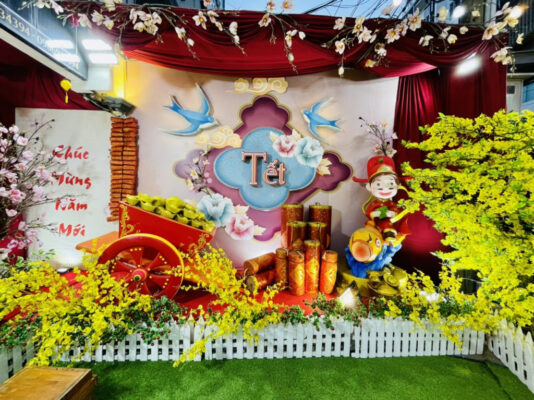 Trang Trí Tết 2025 tại Huyện Bình Chánh: Không Gian Tết Hoàn Hảo
