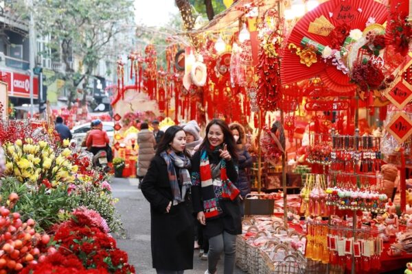 Trang trí Tết Huyện Đan Phượng – Tạo Không Gian Ấm Cúng và Đầy Sắc Màu Cho Mùa Xuân