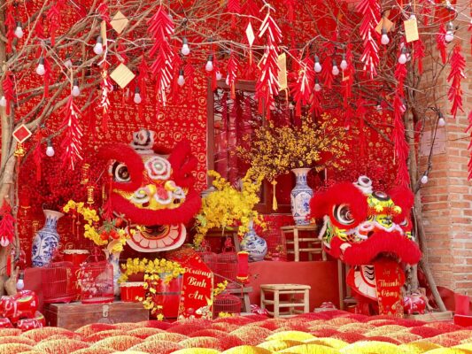 Trang Trí Tết 2025 Tại Quận 1: Xu Hướng, Ý Tưởng và Lựa Chọn Tốt Nhất