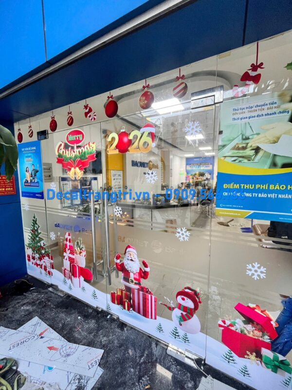 Ý Tưởng Trang Trí Noel Cửa Hàng Đẹp Mắt và Hấp Dẫn