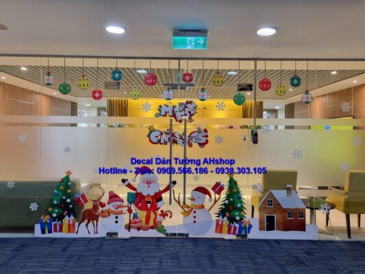 Ý Tưởng Trang Trí Noel Cửa Kính Văn Phòng