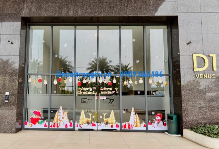 trang trí noel cửa kính đẹp